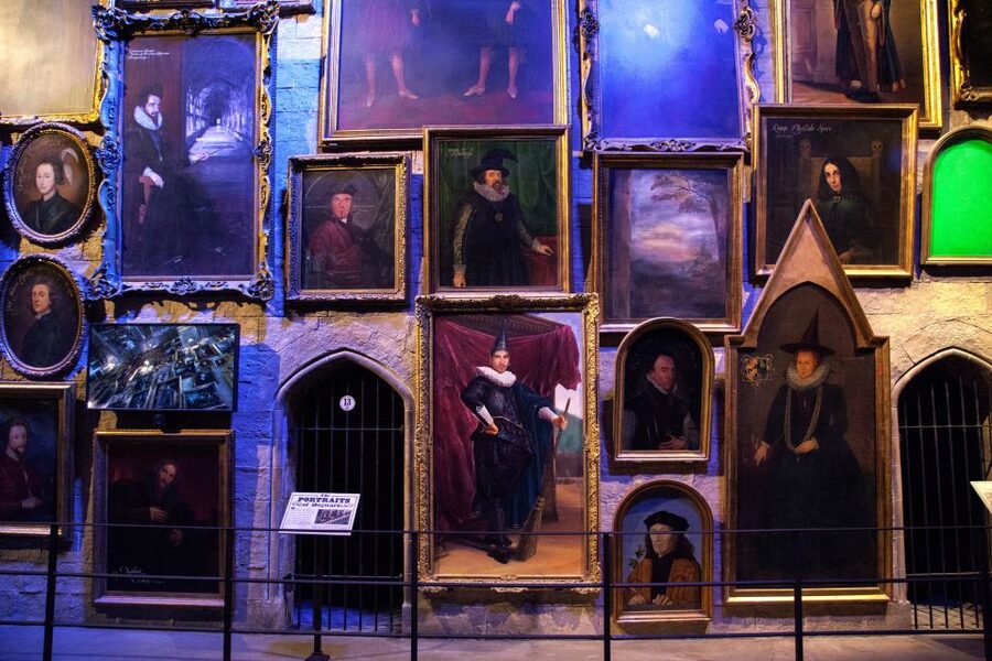 From London: Harry Potter Warner Bros Studio Tour - Platform 9¾ and the Hogwarts Express