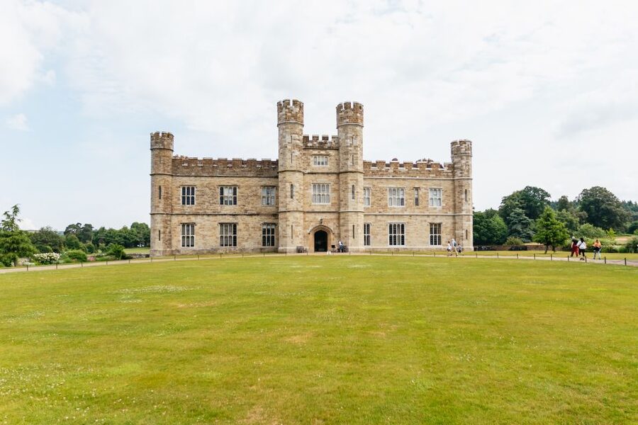 From London: Leeds Castle, Canterbury Cathedral & Dover - Who should book this day trip?