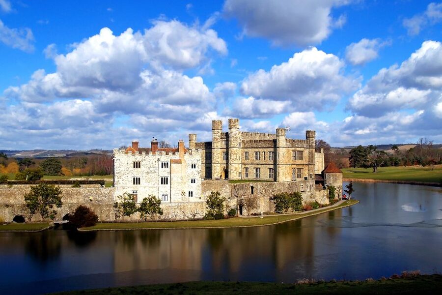 From London: Leeds Castle, Canterbury, Dover and Greenwich - The Thames cruise is the tour’s clever finish