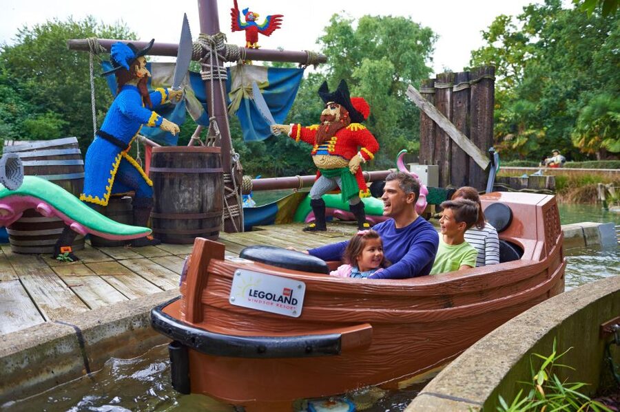 From London: LEGOLAND® Windsor Resort Entry & Coach Transfer - Six hours among 11 LEGO themed lands