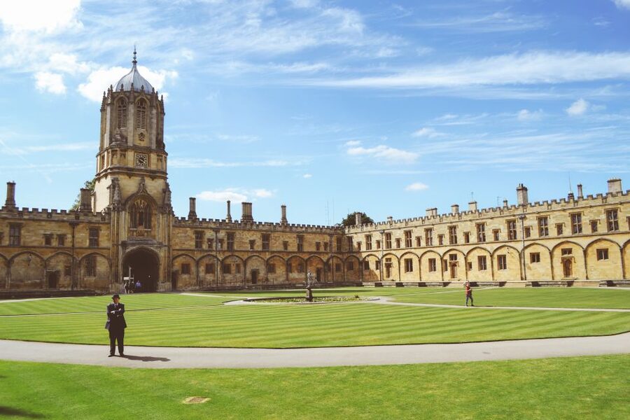 From London: Oxford and Cambridge Guided Day Tour - Who should book this day trip?