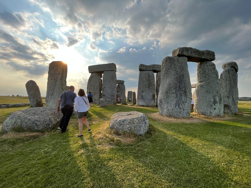 From London: Private Stonehenge Sunrise Viewing & Bath - The 5:30 AM start and the ride west from London