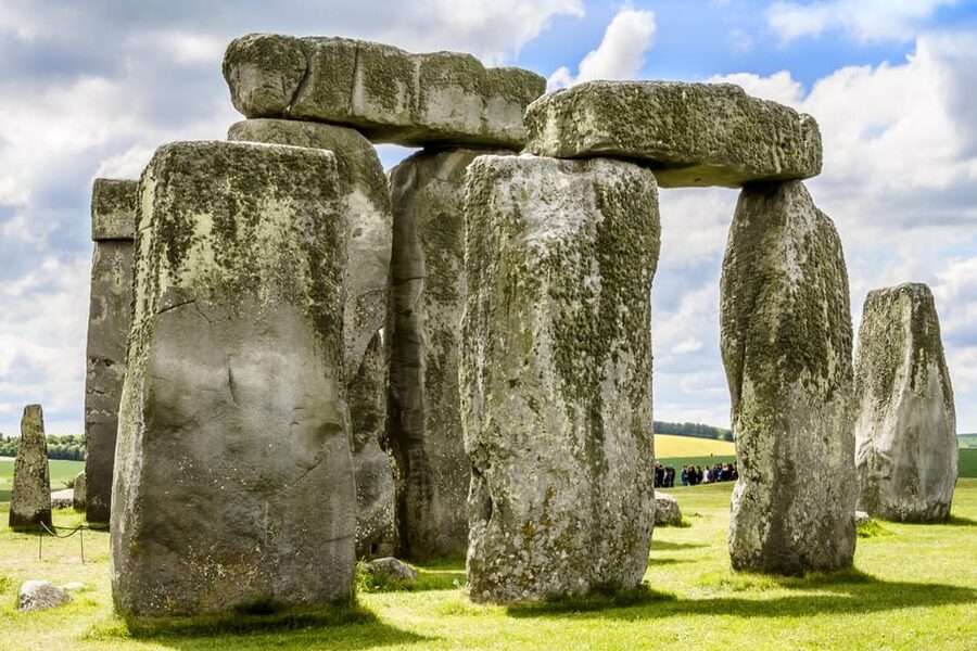 From London: Small Group Stonehenge, Bath & Cotswolds Tour - Bath: Georgian streets, Roman roots, and free time