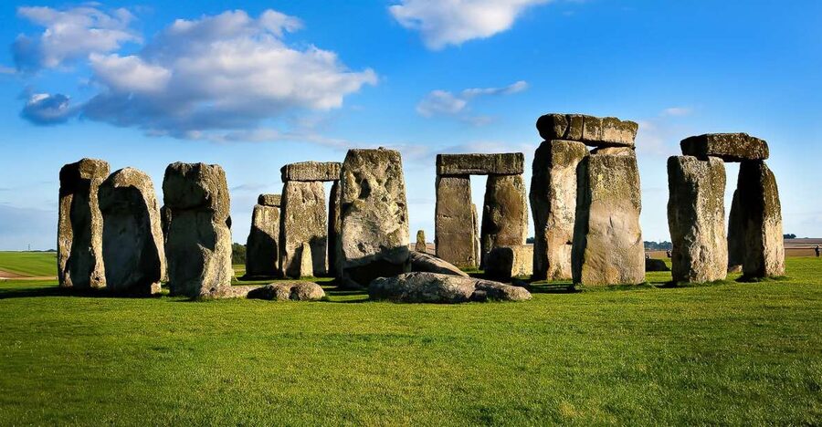 From London: Stonehenge and Bath Day Trip with Ticket - Stonehenge: an early look at the stones