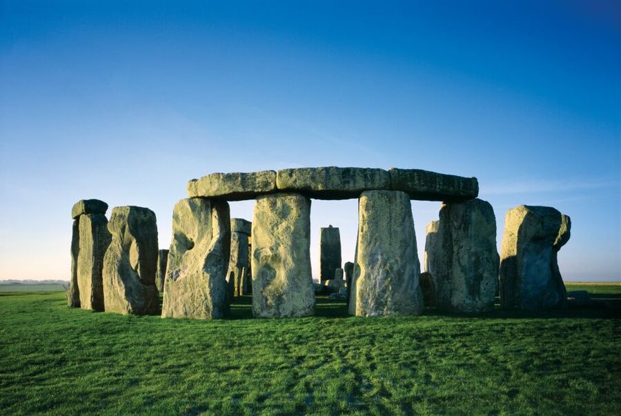 From London: Stonehenge and Bath Full-Day Tour - Optional tastecard and Coffee Club savings