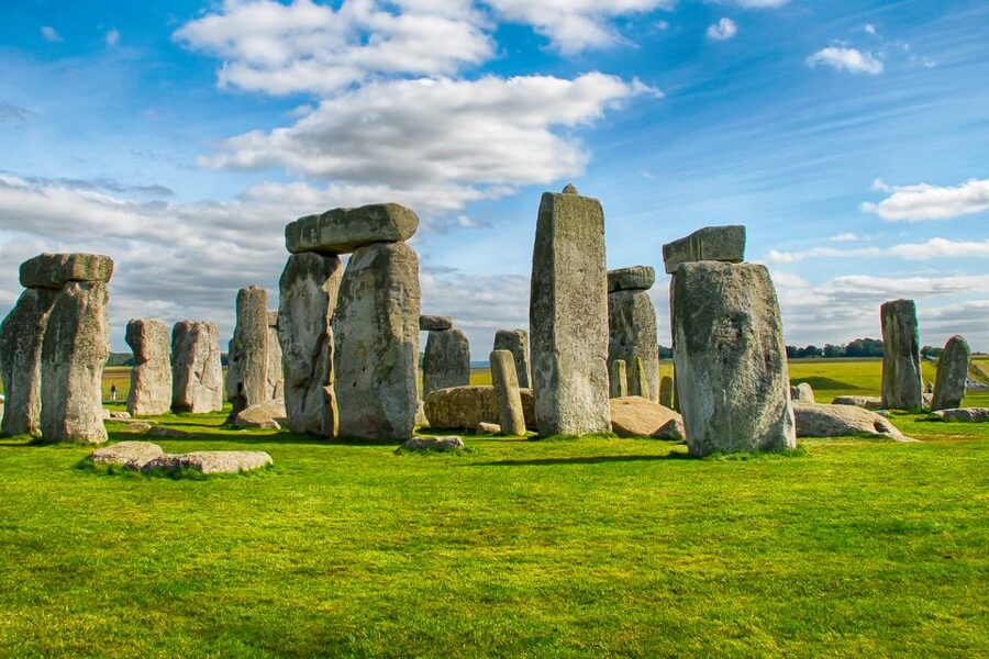 From London: Stonehenge Half-Day Tour - How to spend your two hours