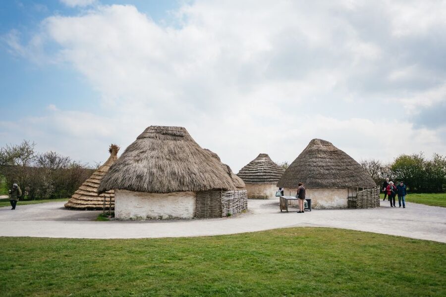 From London: Stonehenge Half-Day Trip - The return to London and the Thames detail