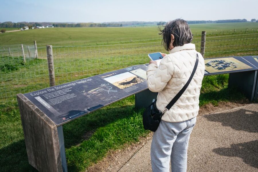 From London: Stonehenge Half-Day Trip - Weather, seating, and what to pack