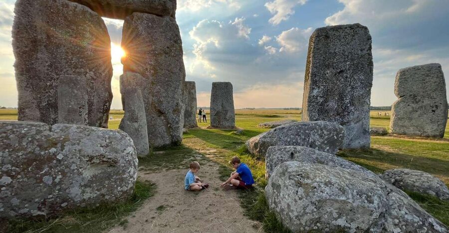 From London: Stonehenge Private Inner Circle Tour with Bath - Key points to know before booking