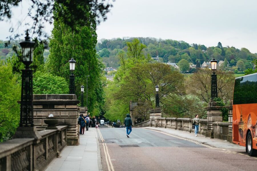 From London: Stonehenge & Roman Baths Full-Day Trip - The guide can make or break a long day