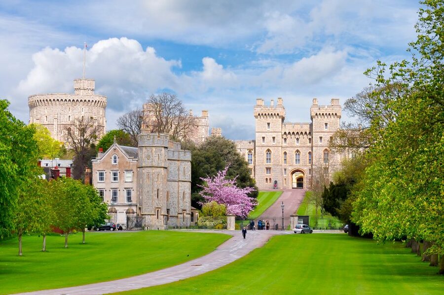 From London: Stonehenge, Windsor and Salisbury Guided Tour - Salisbury Cathedral and the 1215 Magna Carta