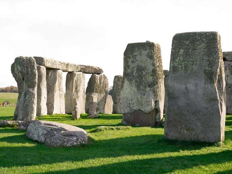 From London: Stonehenge & Windsor Castle Tour with Tickets - Food, pace, and what to carry
