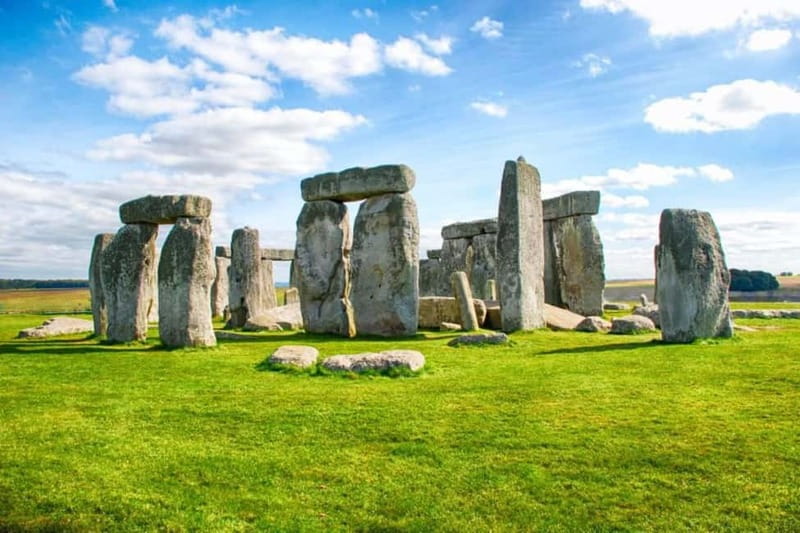 From London: Stonehenge & Windsor Castle Tour with Tickets - Meeting at Earls Court and getting on the coach