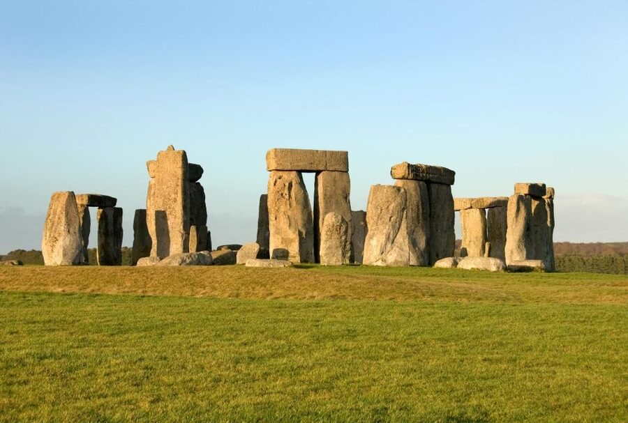 From London: Stonehenge & Windsor Tour - Reading the Stones at Stonehenge