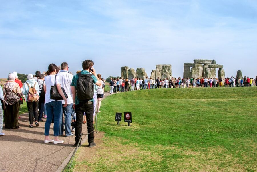 From London: Windsor Castle, Bath, and Stonehenge Day Trip - Stonehenge: ancient stones on Salisbury Plain