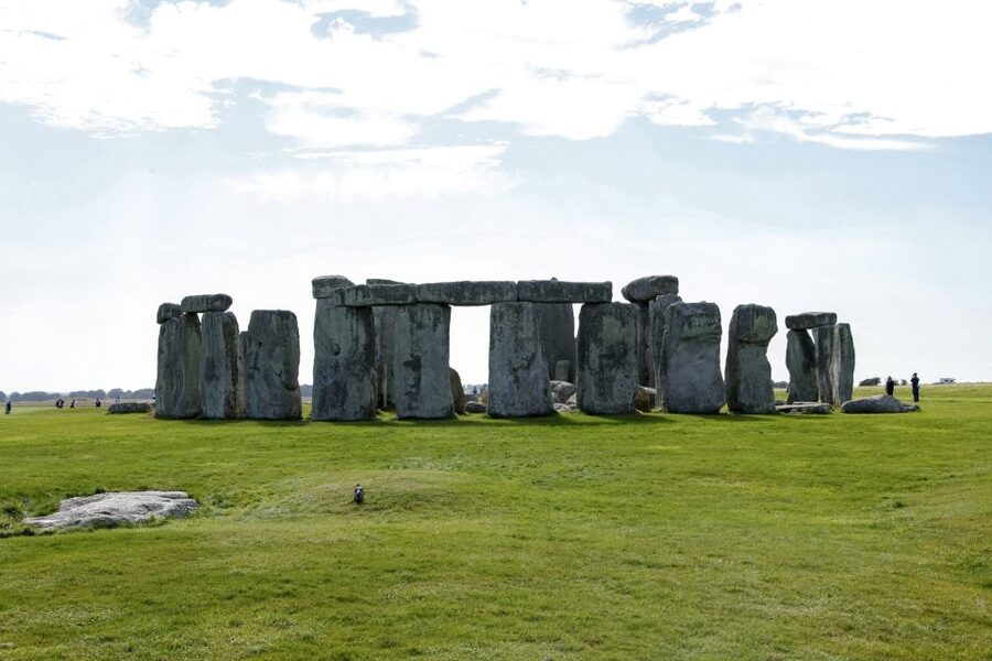 From London: Windsor, Oxford & Stonehenge Full-Day Trip - Stonehenge: ancient stones and unanswered questions