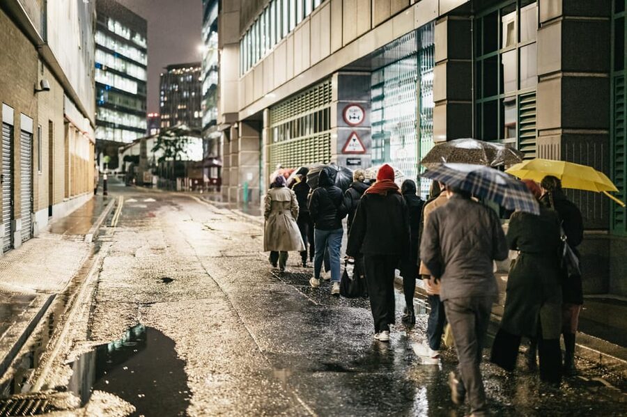 German Language : Original Jack the Ripper Tour - Mitre Square and the limits of a crime scene