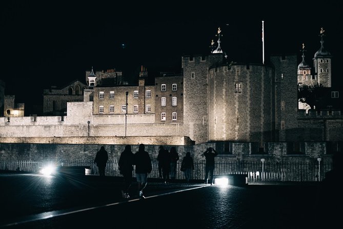 Ghost, Ghouls and Gallows Tour : Guided Tour with Boat Ride - Berkeley Square and London’s most haunted house