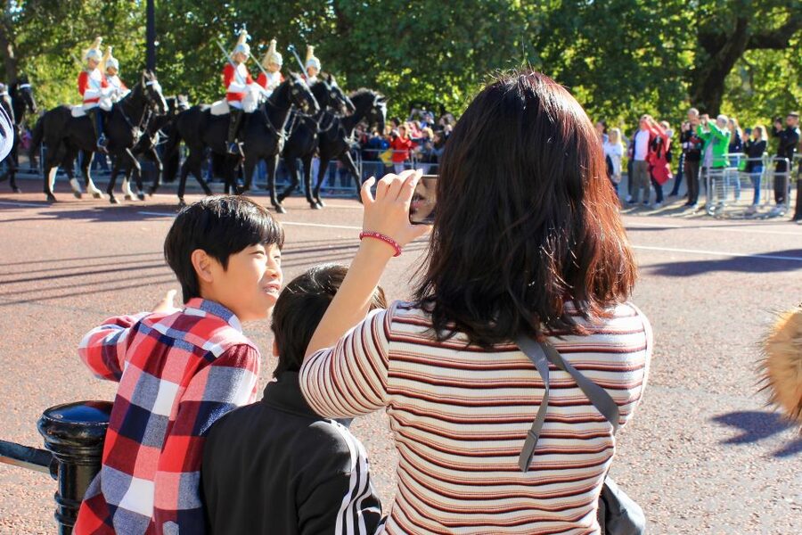 Grand London Half-Day Bicycle Tour - Admiralty Arch and Trafalgar Square