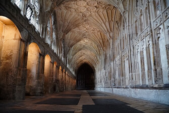 Guided Tour of Harry Potter Film Locations of Lacock & Cotswolds - Leaving London at 8:30 a.m.