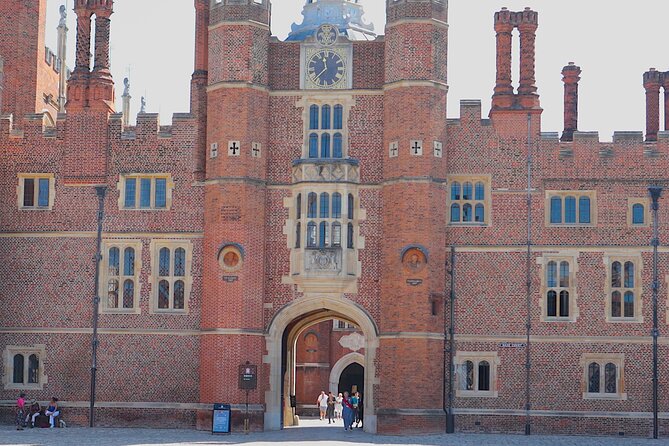 Hampton Court Guided Tour. Full day Access & High Tea - Afternoon tea across the road, with a river setting