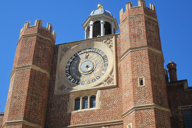 Hampton Court Palace 3hr tour: Henry VIII's & William III's intriguing Palaces - Why Hampton Court works so well as a guided visit