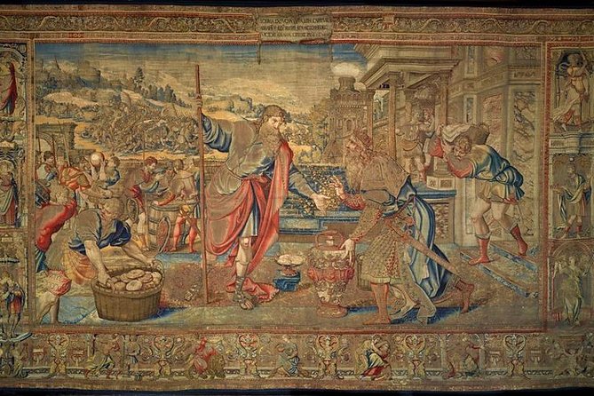 Hampton Court Palace Private Tour - Secrets of Henry VIII - The admission ticket issue you should not miss
