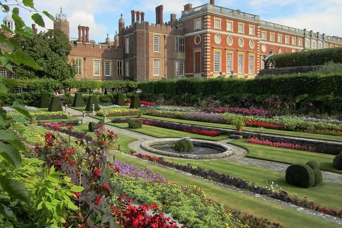 Hampton Court Palace Private Tour - Secrets of Henry VIII - The Tudor palace through Henry VIII’s court
