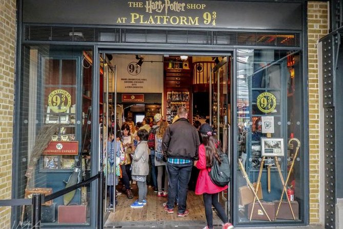 Harry Potter London Sights and Film Locations - Private Tour - Borough Market, the Leaky Cauldron, and London Bridge