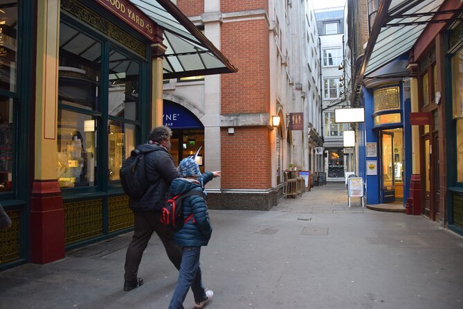 Harry Potter London Small Group Walking Tour - Leadenhall Market and the first trip to the Leaky Cauldron