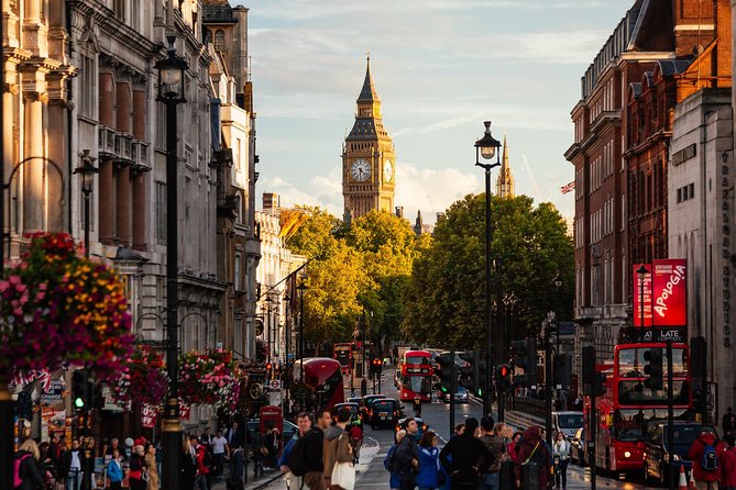 Highlights & Hidden Gems With Locals: Best of London Private Tour - Guides who shape the experience