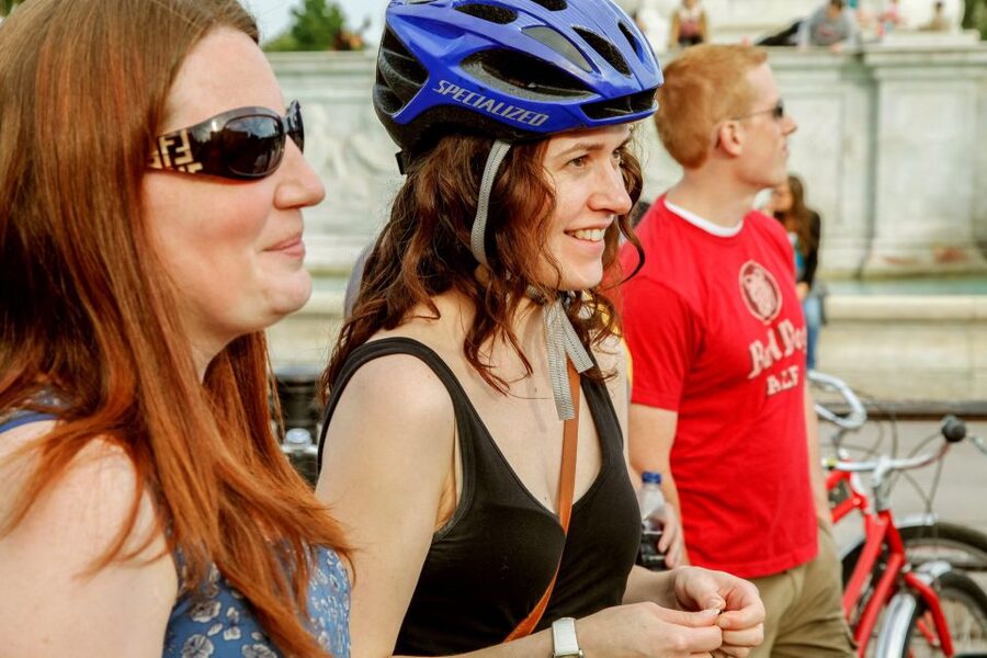 Highlights of Royal London Bike Tour (3 Hours) - The guide makes or breaks the experience