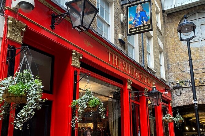 Historic Pub Walking Tour of London - Stop three: the 800-year-old pub