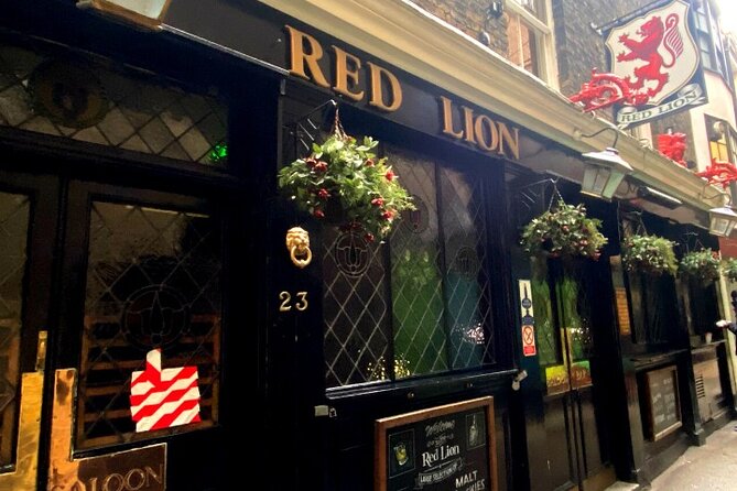 Historic Pub Walking Tour of London - Stop one: stepping into old London pub culture