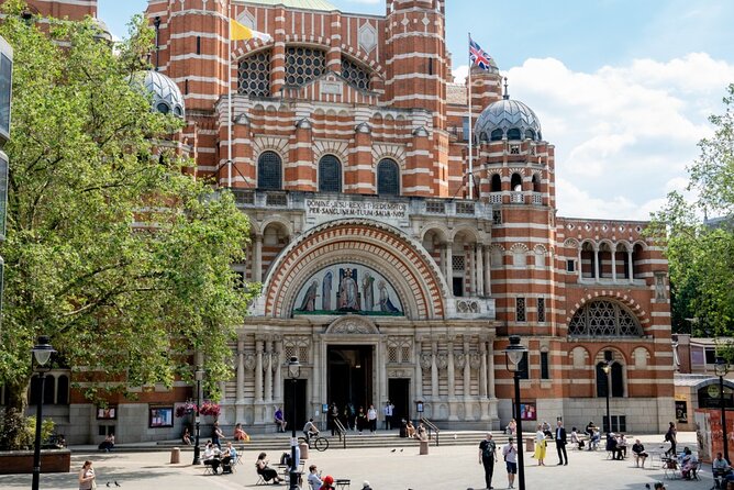 Hop on Hop off Bus Tour (24h) - The Tower of London and the return toward Westminster