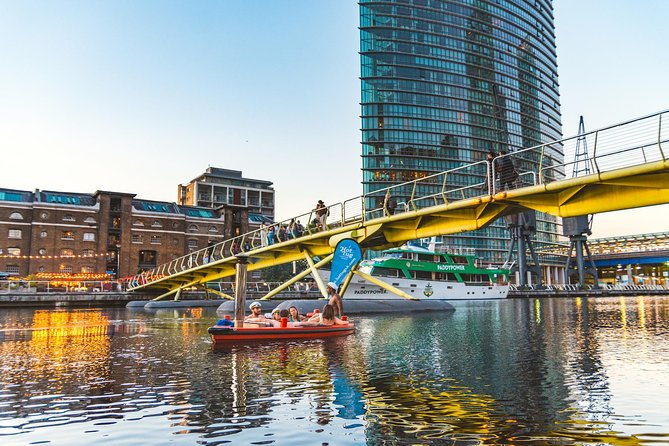 Hot Tub Boat Tour in London - London's most unique tour - Canary Wharf from the water