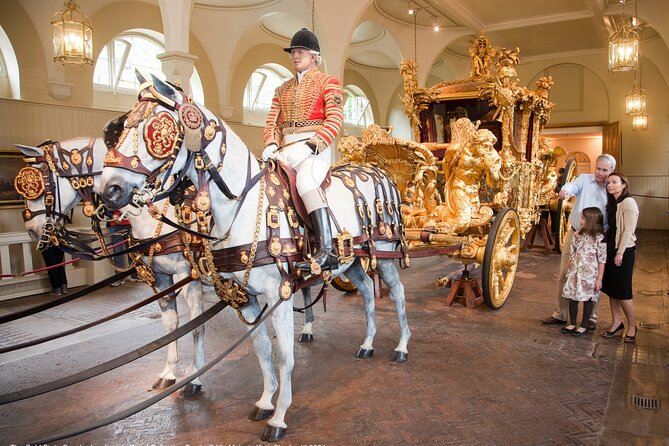 Inside Buckingham Palace State Rooms & Royal London Walking Tour - Wellington Barracks and the Foot Guards