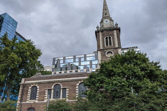 Jack the Ripper Tour in Spanish - Mitre Square, the tour’s key location