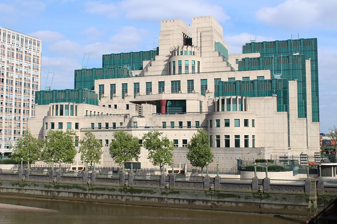 James Bond Film Location Walking Tour in London - Why Bond’s London works best on foot