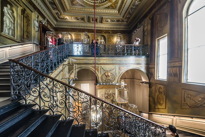 Kensington Palace Entrance Ticket - Dress Codes and the changing image of royalty