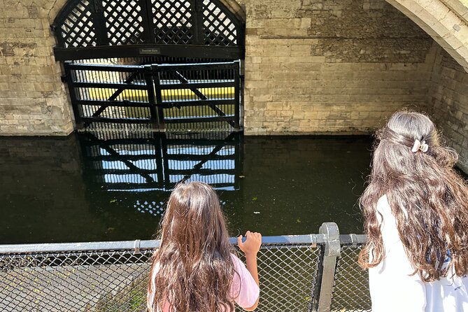 Kid-Friendly Private Tower of London Tour with Blue Badge Guide - The Crown Jewels: essential, but not fully private