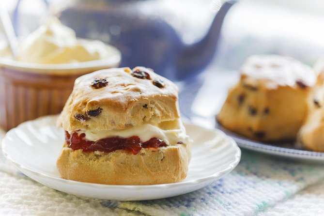 Lake District - Rail Tour from London with Cream Tea and Cruise - Oxenholme to Windermere by minivan