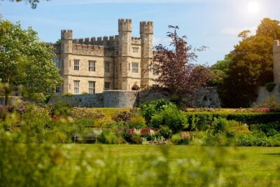 Leeds Castle, Canterbury Cathedral and Cliffs of Dover Day Trip