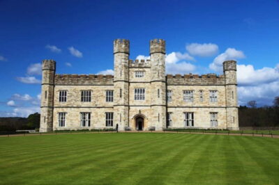Leeds Castle, Canterbury, Dover, Greenwich & Free Snack Pack