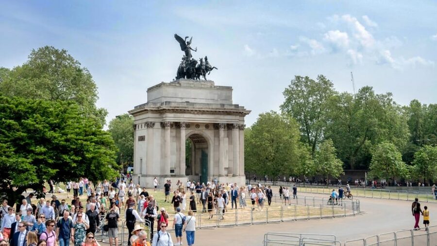 London: 24-Hour Hop-On Hop-Off Bus Pass - Who will get the most from this pass?