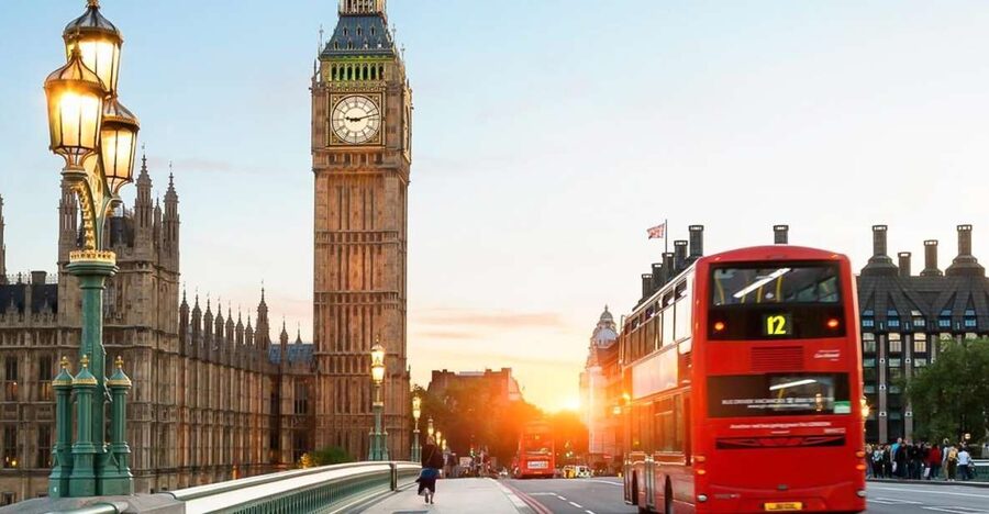 London: 30 London Sights Guided Walking Tour - What the guides add to the day