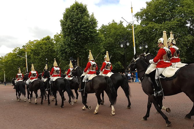London 30 Top Sights with Fun Local Guide - The Tube to Southbank and Shakespeare’s Globe