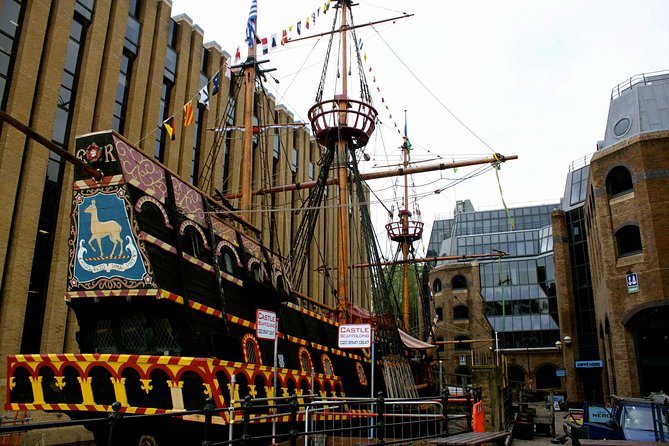 London 30 Top Sights with Fun Local Guide - Borough Market adds a local-food break
