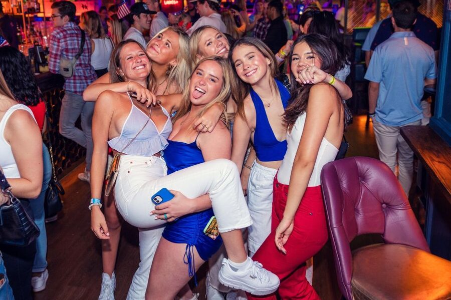London: 4 Soho Nightclubs Crawl - Who should book the Soho crawl?
