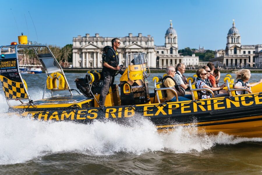 London: 45-Minute Speedboat Sightseeing Tour - Westminster or Embankment: choosing your pier